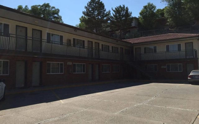 Manor Motor Lodge