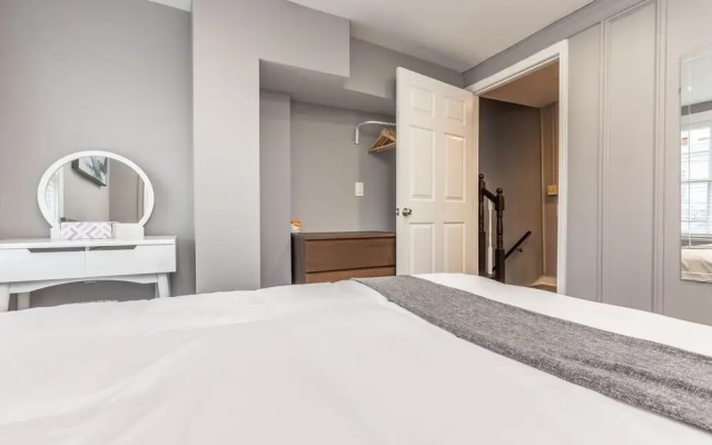 Modern Condo Old Town Charm