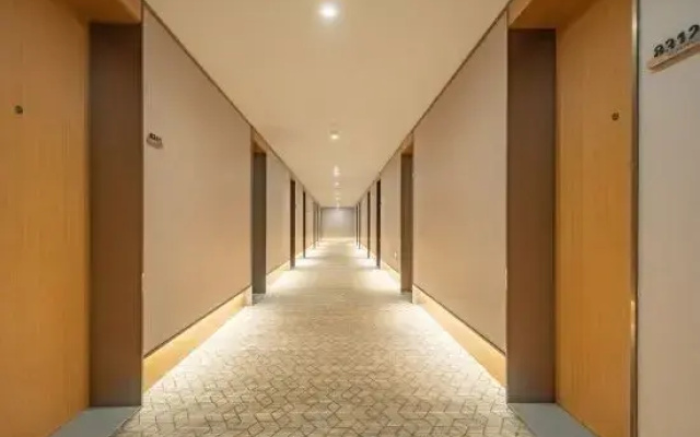 Huanpeng Holiday Hotel