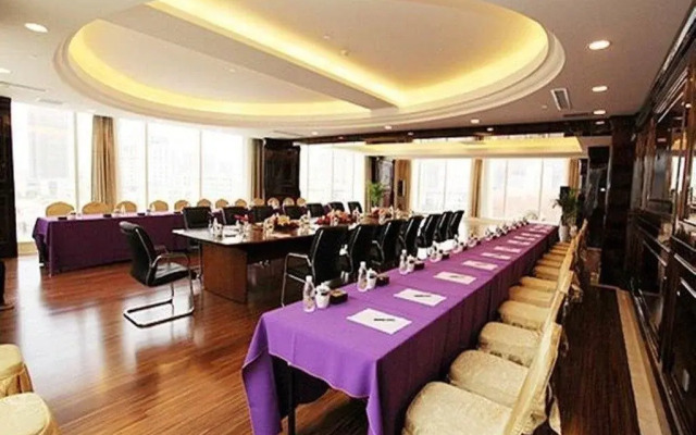 Zhengzhou Baishun International Hotel
