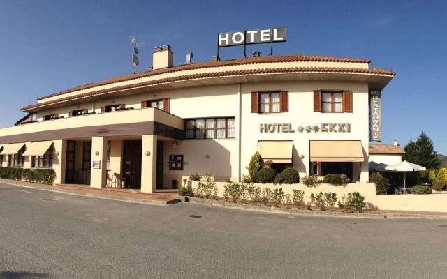 Hotel Ekai вид на фасад