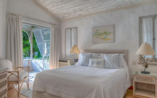 Waverly One by Blue Sky Luxury