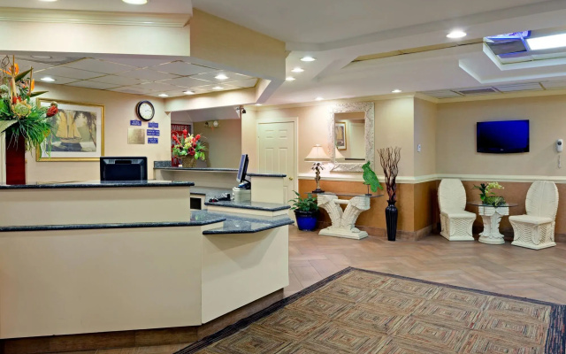 Paradise Plaza Inn