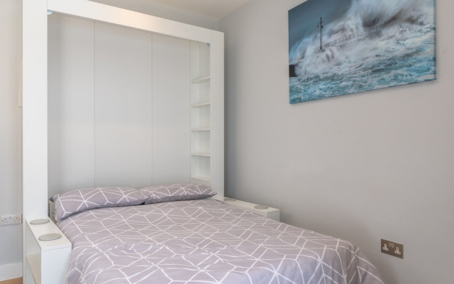 Cozy Holiday Apartment in Porthleven, No Deposit
