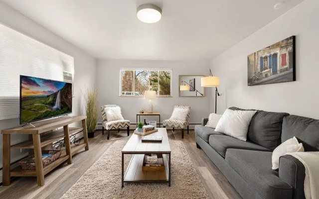 Contemporary Condo in the Heart of Old Town