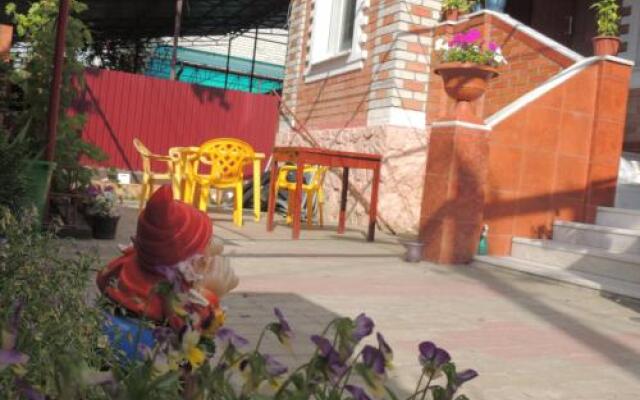 Гостиница Livadiya Guest House в Анапе отзывы, цены и фото номеров - забронировать гостиницу Livadiya Guest House онлайн Анапа вид на фасад