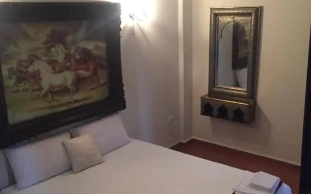 2 Bed Flat - Sleeps 6 - Hottub - Parking - Wifi