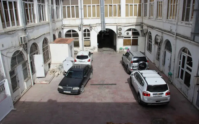 Tarqovi Hotel