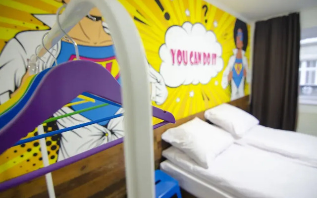 Pop Art Hostel Rynok Square