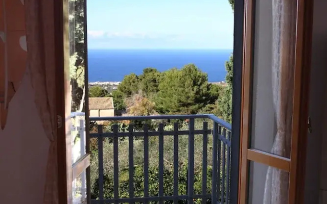 Dream on the Blue House