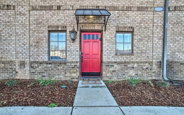 Modern Retreat ~ 1/2 Mi to Bryant-denny Stadium