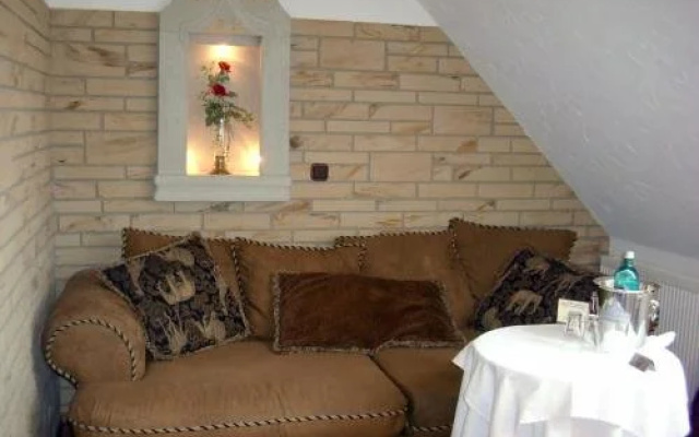 Elegant-Hotel "Zur Burg"