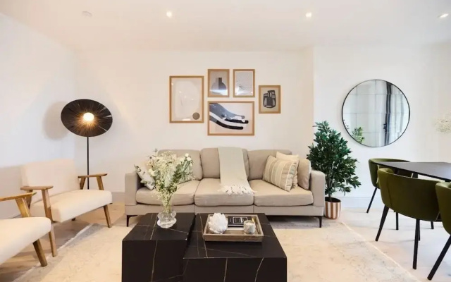 The South Wimbledon Escape - Lovely 3bdr With Balcony
