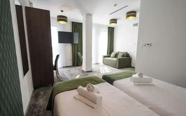 ALIVE Hotel