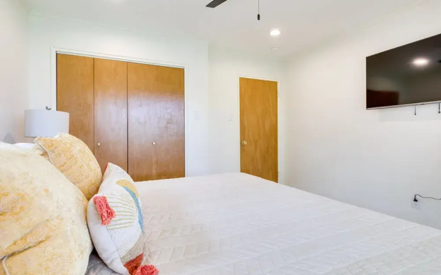 Chic Ocean Springs Vacation Rental Near Downtown!