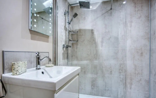 Waterfront 2 - 2 Bedroom Apartment - Wisemans Bridge