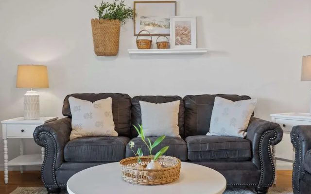 Foothills Walk-in - On-site Amenities