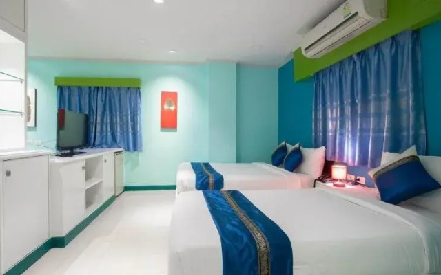 The Grand Paradise Suite