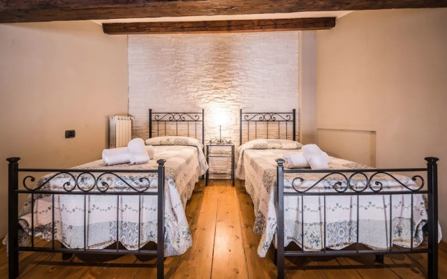 A Few Steps to The Duomo Upscale 2BD Apt