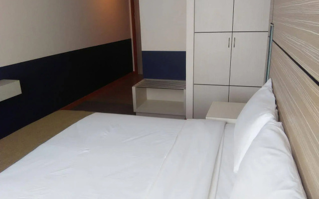 Grand Medallion Hotel