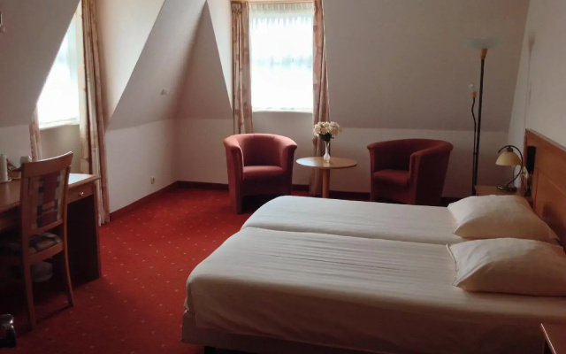 SuyderSee Hotel