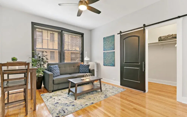 Central 1BR Retreat - Belmont E1