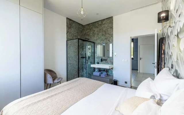 Luxurious Villa With Heated Pool 6br/12p - Cannes Juas