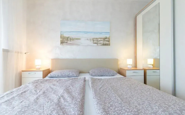 Spacious Holiday Home near Sea