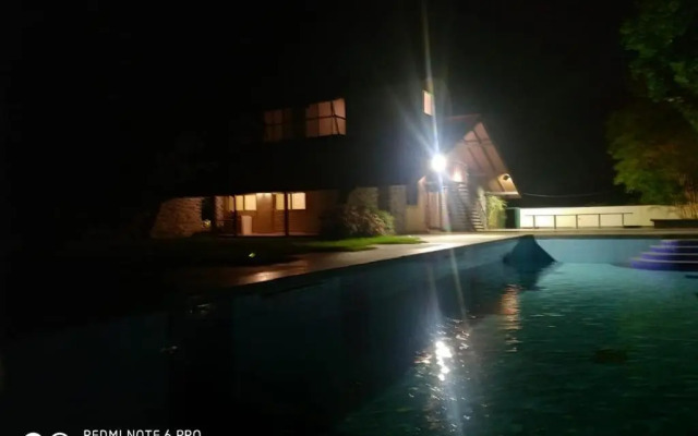 Jungle Safari Resort & Holiday Villa