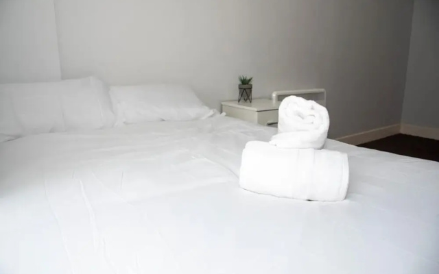 5 Double Bedroom Apartment in The City Centre