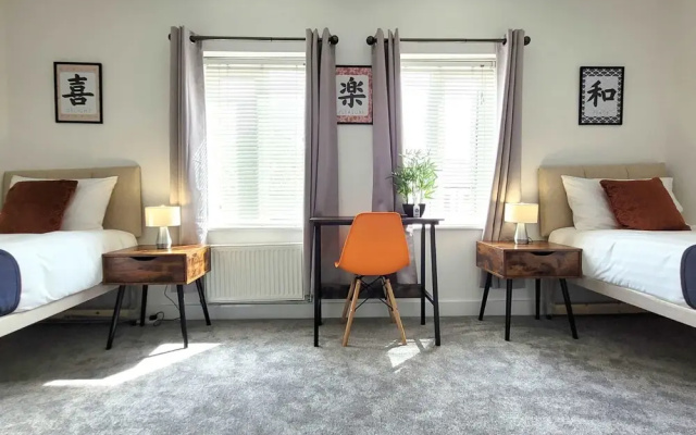 Last Minute Deals 4BR House of Four Chimneys