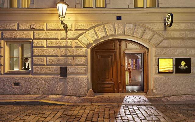 Отель Mandarin Oriental Prague Прага вид на фасад