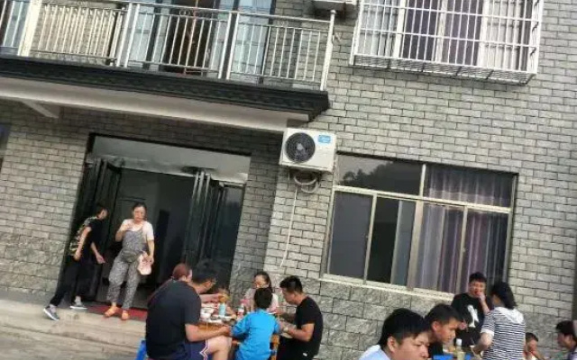 Jingxian Chujian Inn