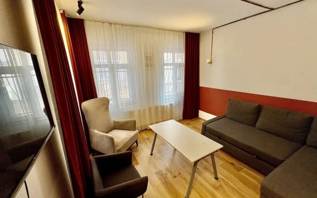 Galata Port Flats Chakra 1