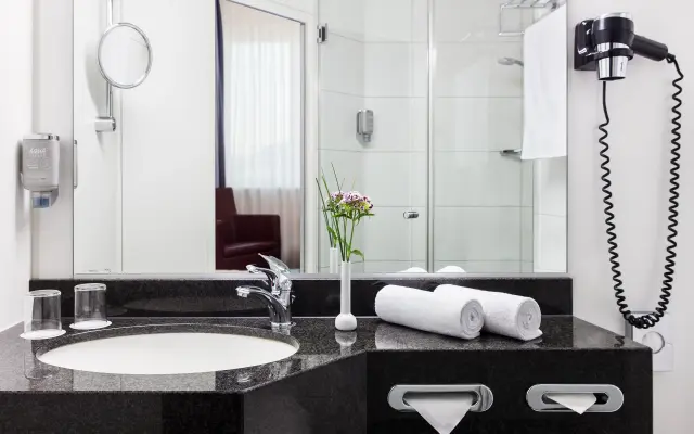 Отель Freiburg City Center by Leonardo Hotels