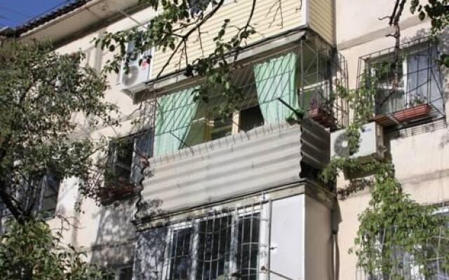 Отель Дом Путешественника Кыргызстан, Бишкек - отзывы, цены и фото номеров - забронировать отель Дом Путешественника онлайн вид на фасад