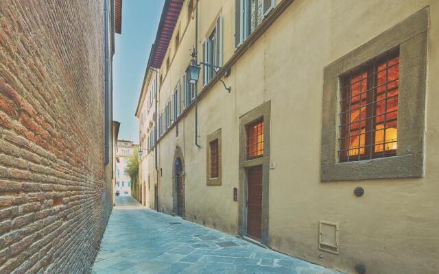 Отель La Volta su Arezzo Ареццо вид на фасад