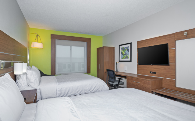 Holiday Inn Express Hotel & Suites Woodbridge by IHG