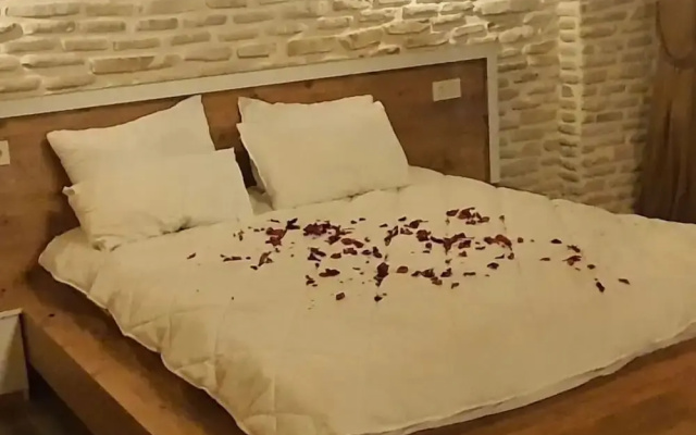 Yeşilsu taş konağı