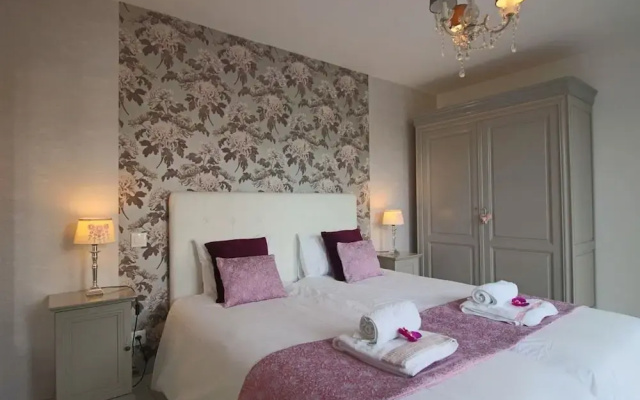 Villa in Monce-en-belin Near Le Mans Circuit