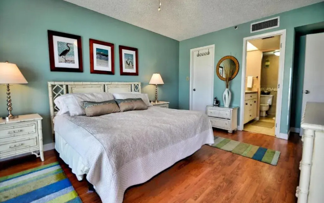 Reef Club 301