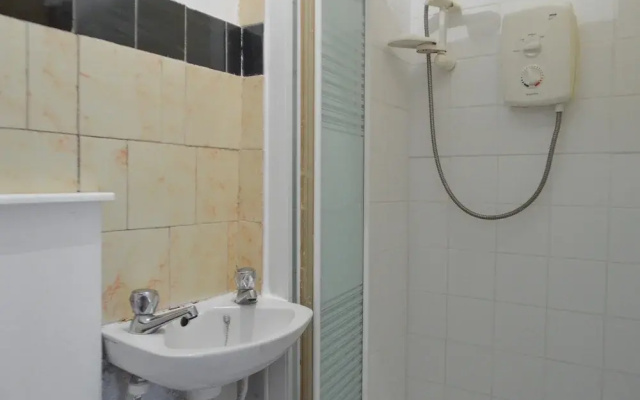 2 Bedroom Flat In Central Edinburgh