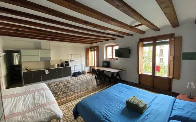 Lovely 2-bed Apartment in Barcelonas Best Location
