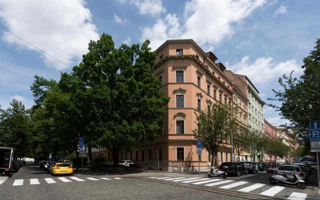Bohemian Dreams Apartments and Suites