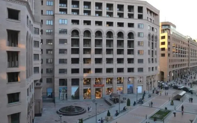 Northern Avenue Apartment