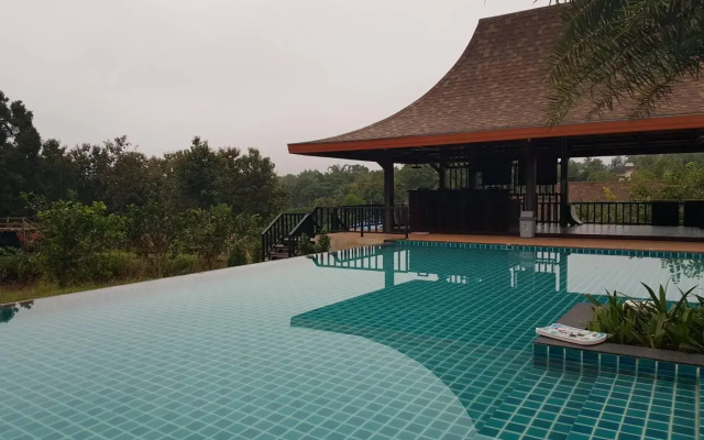 Poochommhok Resort