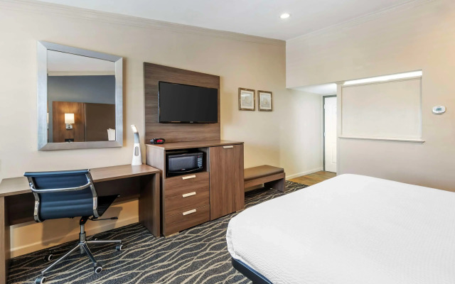 Best Western Plus Hill House