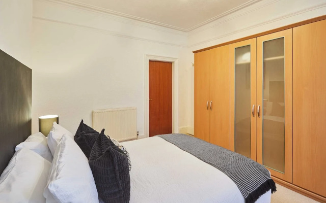 Host Stay Milford Road