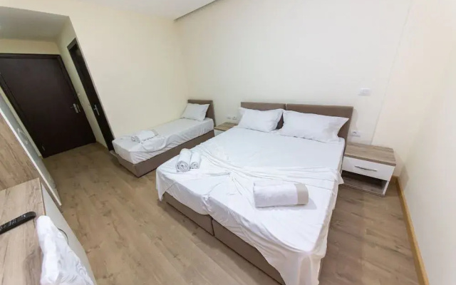 Esal Hotel