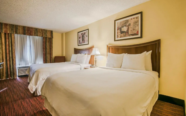 MCM Elegante Hotel and Suites – Dallas